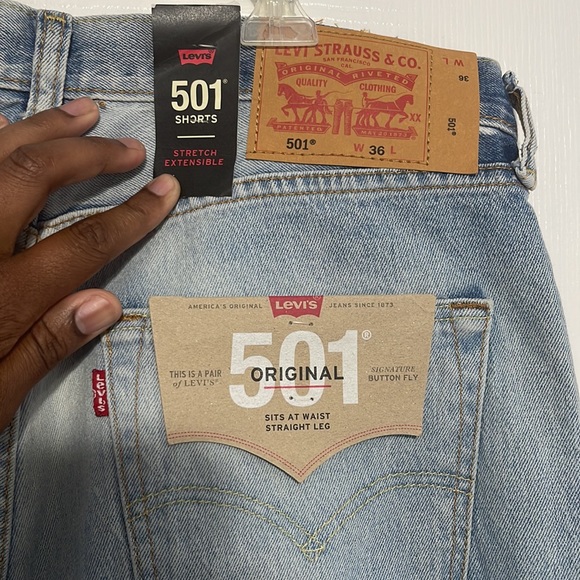 Men’s denim shorts - Picture 3 of 8